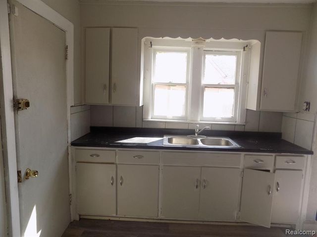 14137 Mansfield Street, Detroit, MI 48227