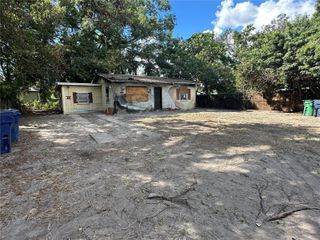 10104 N 21ST STREET, Tampa, FL 33612