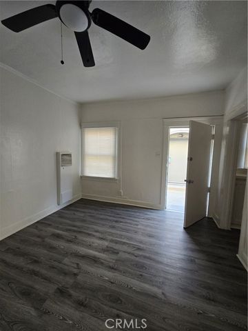 551 W 10th Street 3, Long Beach, CA 90813