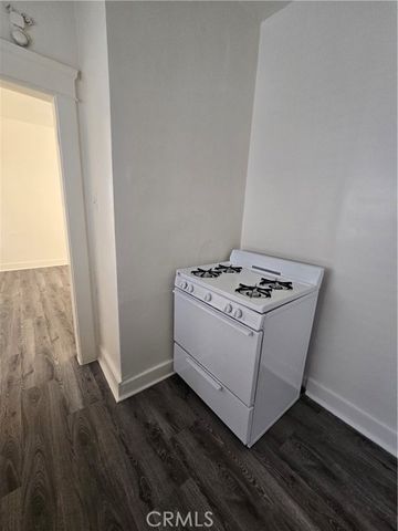 551 W 10th Street 3, Long Beach, CA 90813