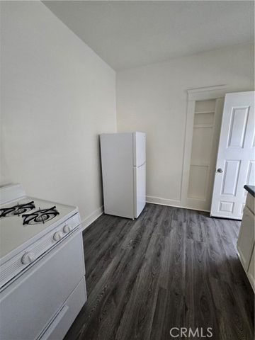 551 W 10th Street 3, Long Beach, CA 90813