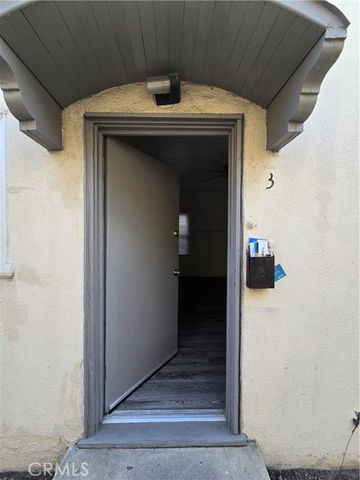 551 W 10th Street 3, Long Beach, CA 90813