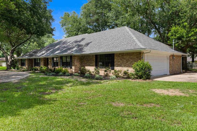 8620 Auburn Dr., Tyler, TX 75703