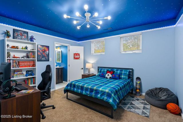 11805 Cedardale Rd, Anchorage, KY 40223