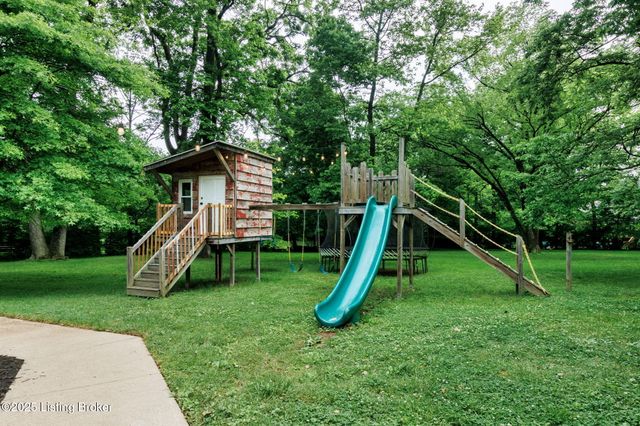 11805 Cedardale Rd, Anchorage, KY 40223