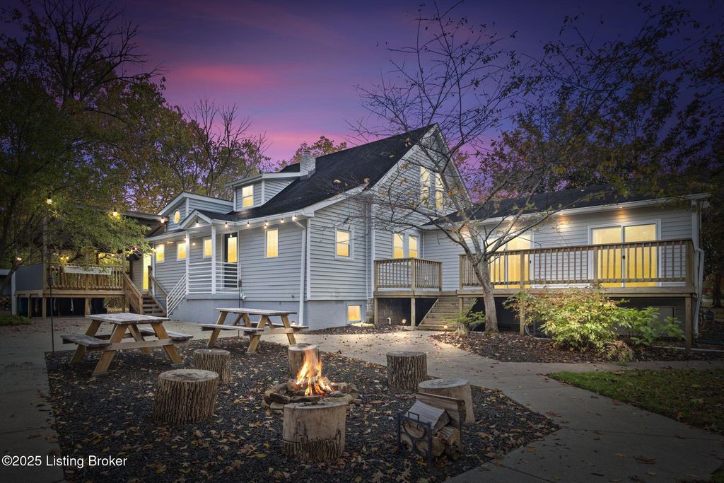 11805 Cedardale Rd, Anchorage, KY 40223