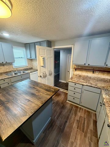 666 Woolfolk Street, Macon, GA 31217