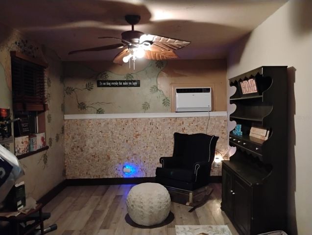 2735 20TH STREET N, St Petersburg, FL 33713