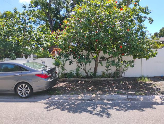 2735 20TH STREET N, St Petersburg, FL 33713