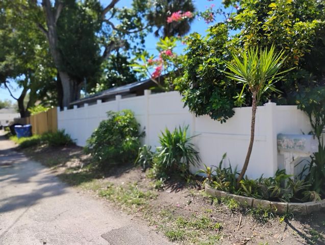 2735 20TH STREET N, St Petersburg, FL 33713