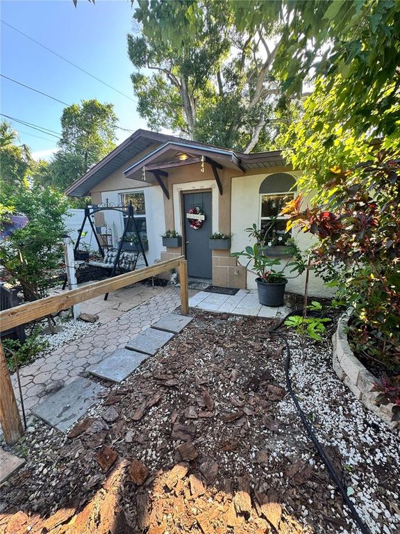 2735 20TH STREET N, St Petersburg, FL 33713