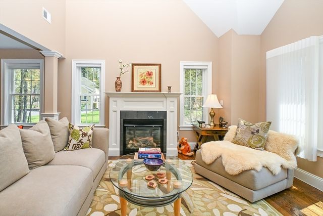 60 Harding St C, Medfield, MA 02052