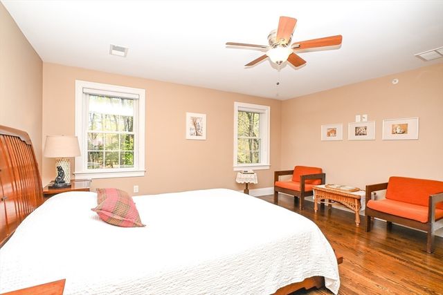 60 Harding St C, Medfield, MA 02052
