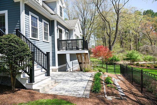 60 Harding St C, Medfield, MA 02052