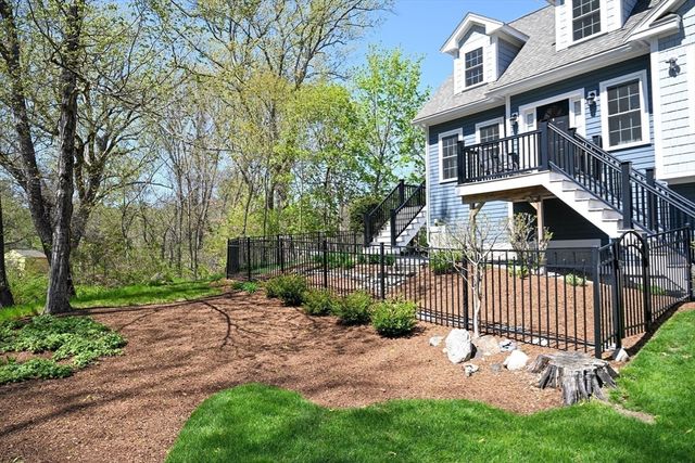 60 Harding St C, Medfield, MA 02052