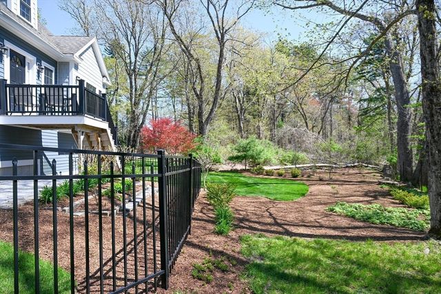 60 Harding St C, Medfield, MA 02052