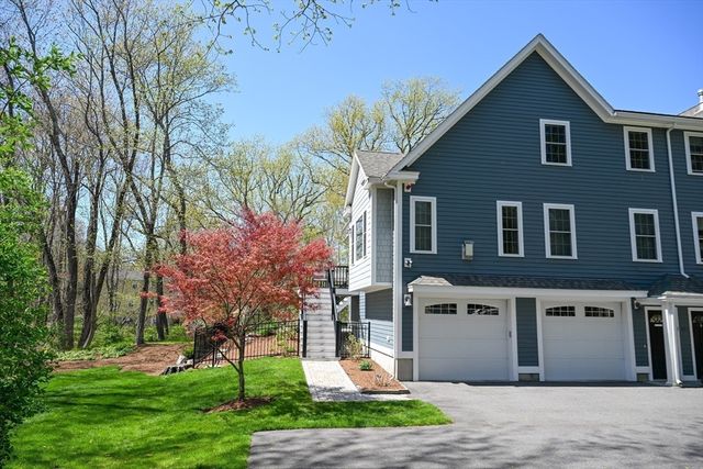 60 Harding St C, Medfield, MA 02052