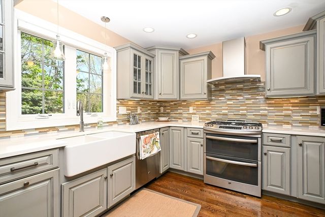 60 Harding St C, Medfield, MA 02052