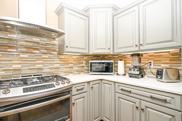 60 Harding St C, Medfield, MA 02052