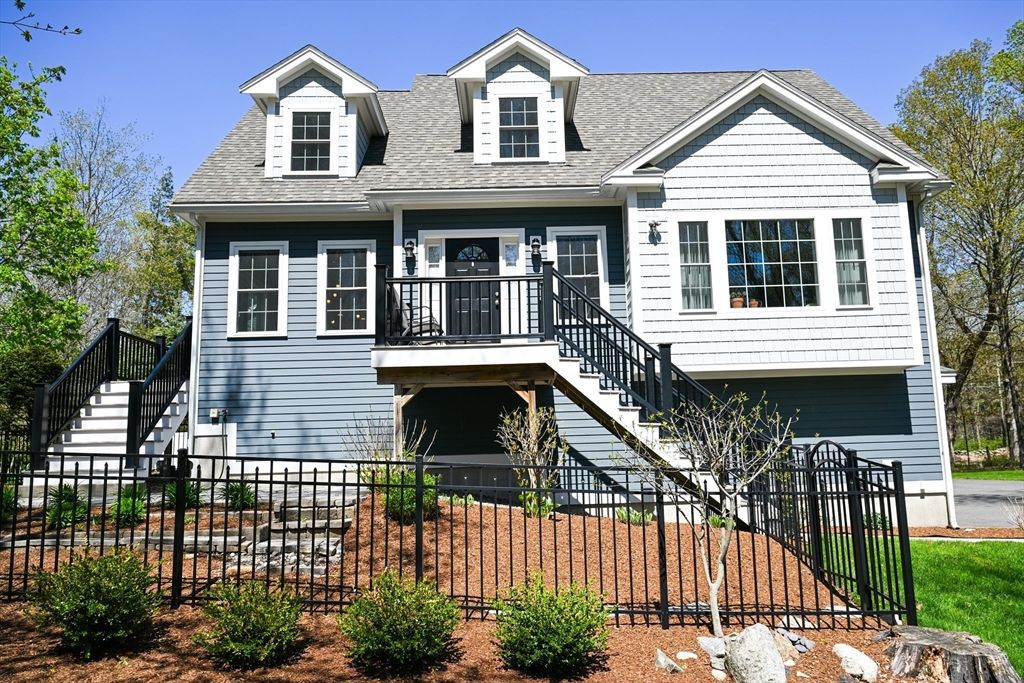 60 Harding St C, Medfield, MA 02052