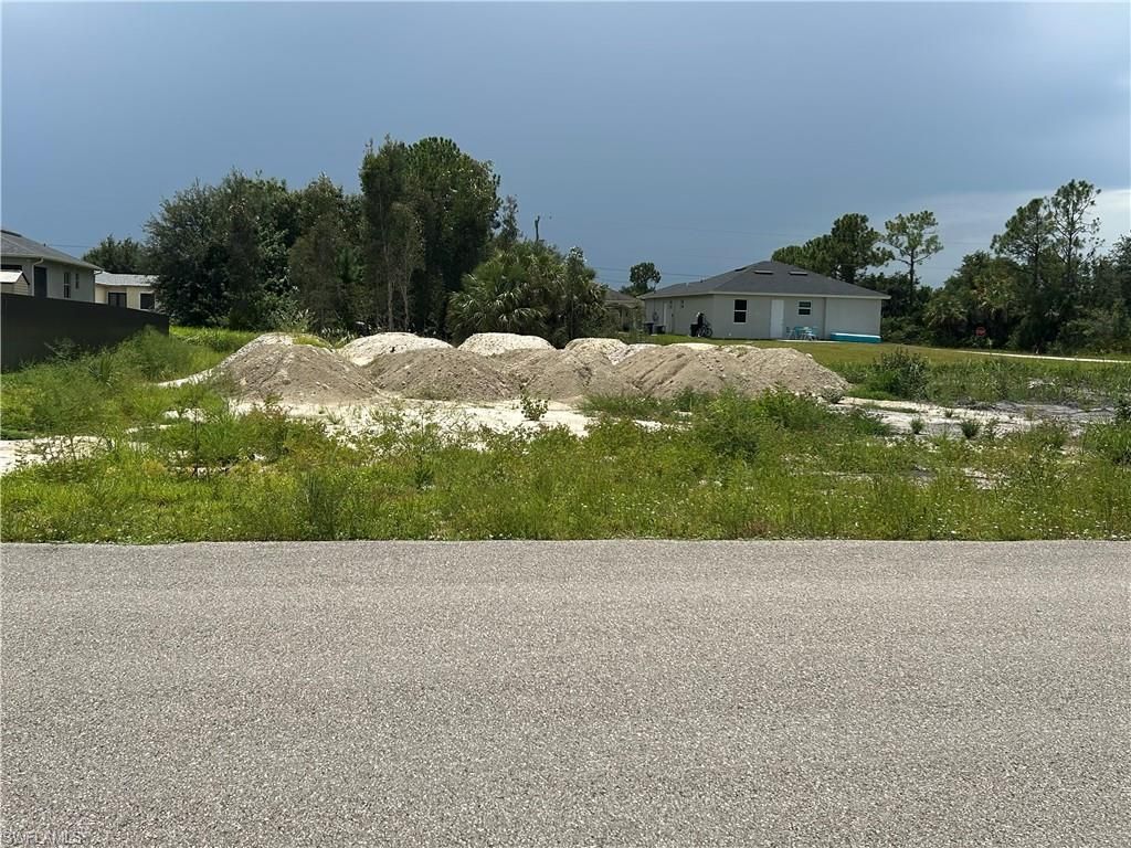 2617 26th ST W, LEHIGH ACRES, FL 33971 — photo 2