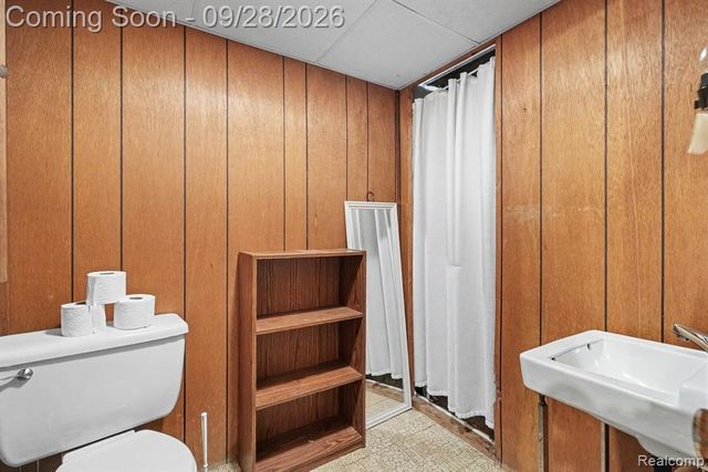 32200 Whitley Circle, Warren, MI 48088
