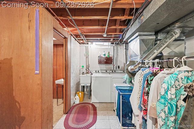 32200 Whitley Circle, Warren, MI 48088