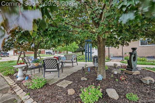 32200 Whitley Circle, Warren, MI 48088