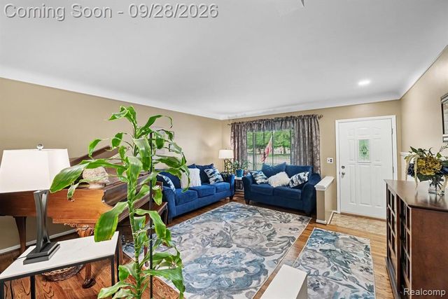32200 Whitley Circle, Warren, MI 48088