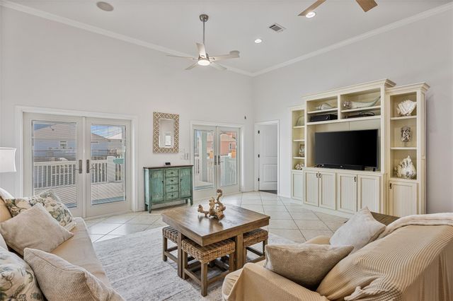 2639 Whitecap, Crystal Beach, TX 77650