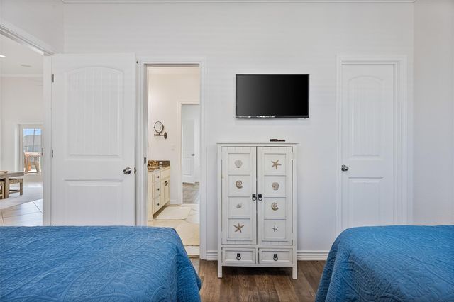 2639 Whitecap, Crystal Beach, TX 77650