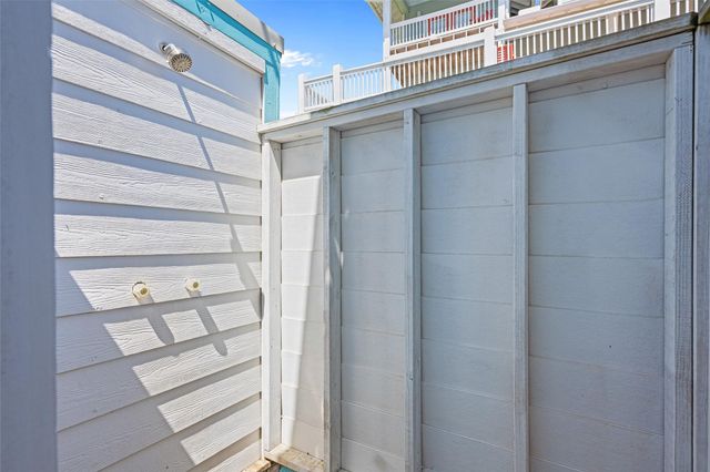2639 Whitecap, Crystal Beach, TX 77650
