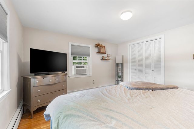 35 Oakmeadow Ln, Methuen, MA 01844