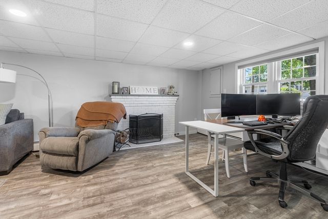 35 Oakmeadow Ln, Methuen, MA 01844