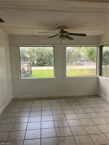 2009 Maravilla CIR, Fort Myers, FL 33901