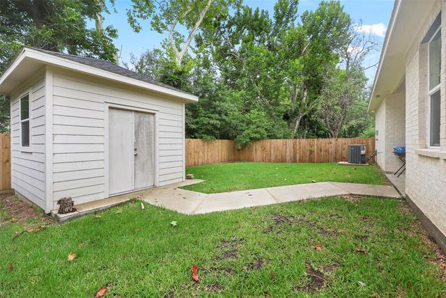 5921 Jackson Lane, Texas City, TX 77591