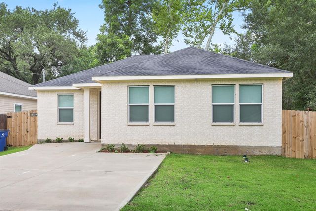 5921 Jackson Lane, Texas City, TX 77591