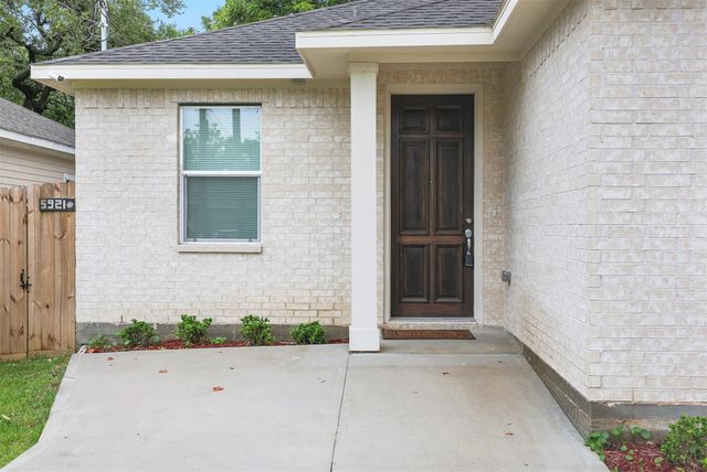 5921 Jackson Lane, Texas City, TX 77591