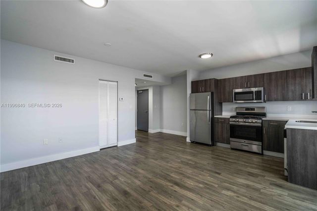 331 85th St 17, Miami Beach, FL 33141