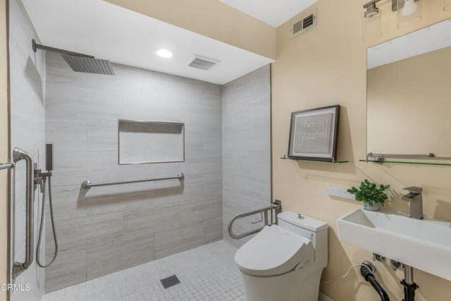 20150 Stagg Street, Winnetka, CA 91306