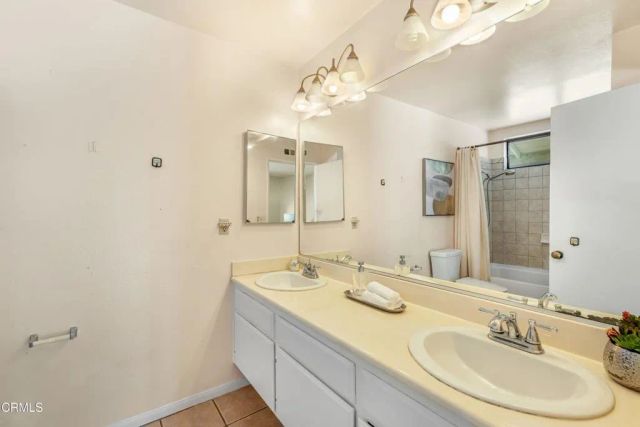 20150 Stagg Street, Winnetka, CA 91306