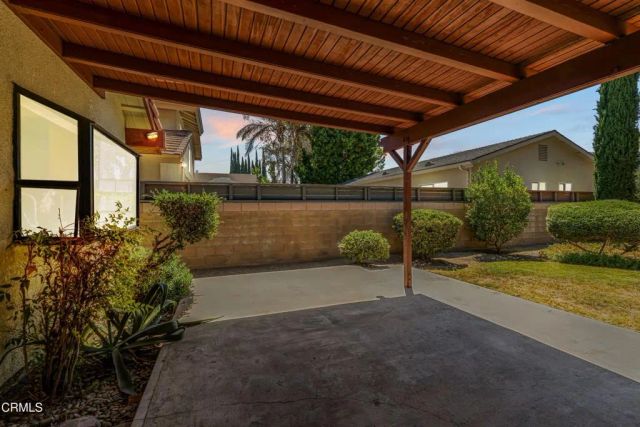 20150 Stagg Street, Winnetka, CA 91306