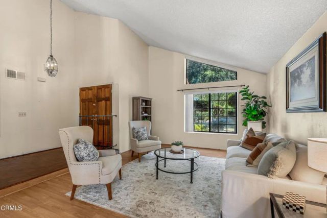 20150 Stagg Street, Winnetka, CA 91306