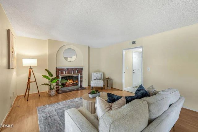 20150 Stagg Street, Winnetka, CA 91306