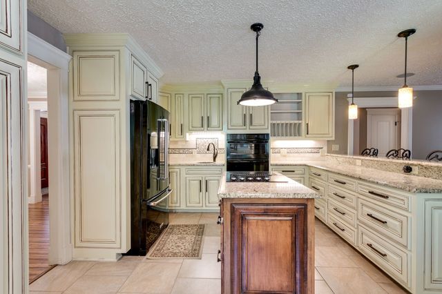 1981 Highway 100, Centerville, TN 37033