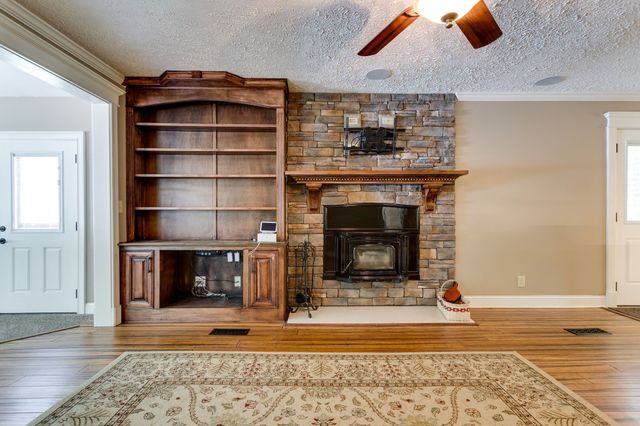 1981 Highway 100, Centerville, TN 37033