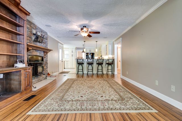 1981 Highway 100, Centerville, TN 37033
