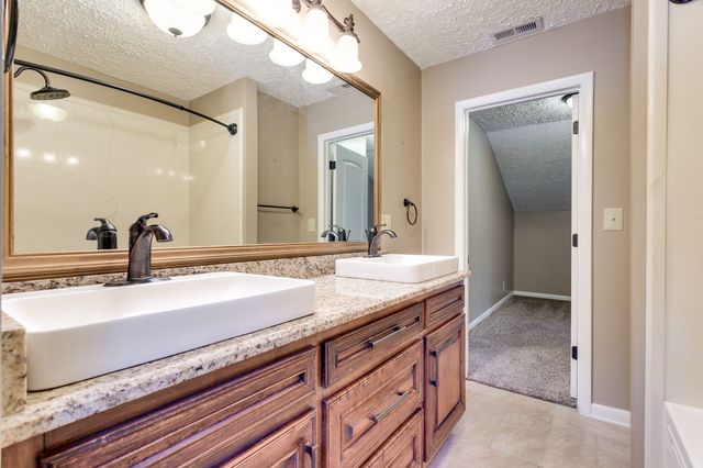 1981 Highway 100, Centerville, TN 37033
