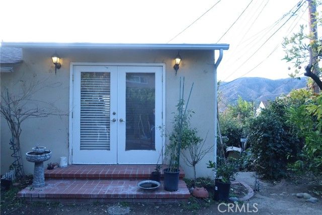 1823 Hillside Drive, Glendale, CA 91208