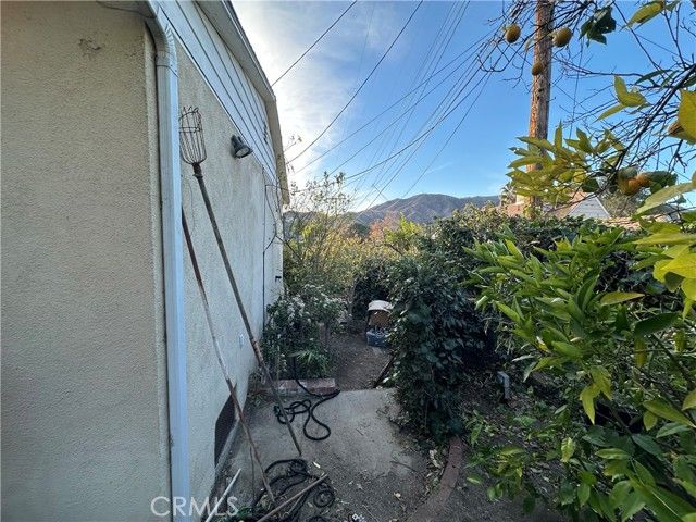 1823 Hillside Drive, Glendale, CA 91208